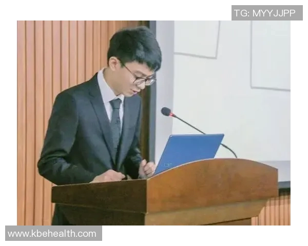 刘铮的成长之路:从青涩少年到职场精英的蜕变与奋斗故事 刘铮的成长之路:从青涩少年到职场精英的蜕变与奋斗故事